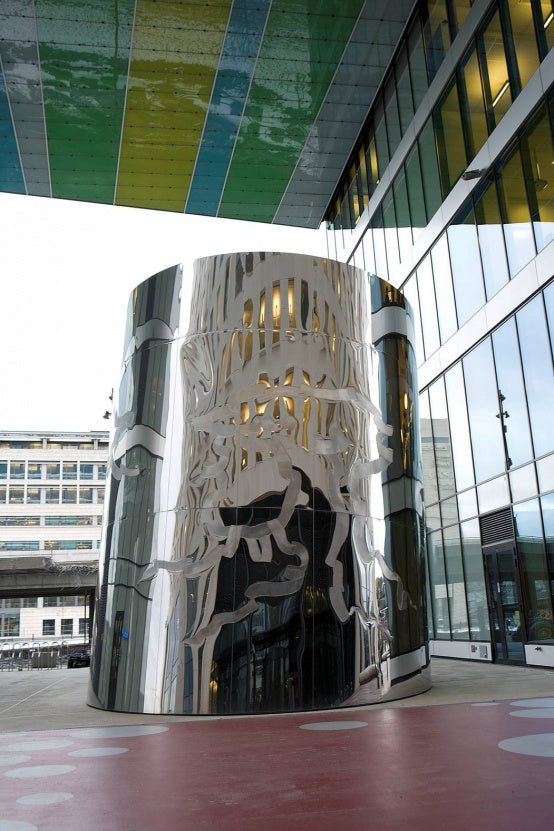 Commission for PricewaterhouseCoopers, Oslo, Norway. Photo courtesy Galleri Brandstrup, Oslo. 5